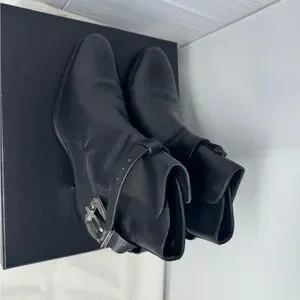 Yves Saint Laurent | Shoes | Yves Saint Laurent Shoes Wyatt  display picture 2